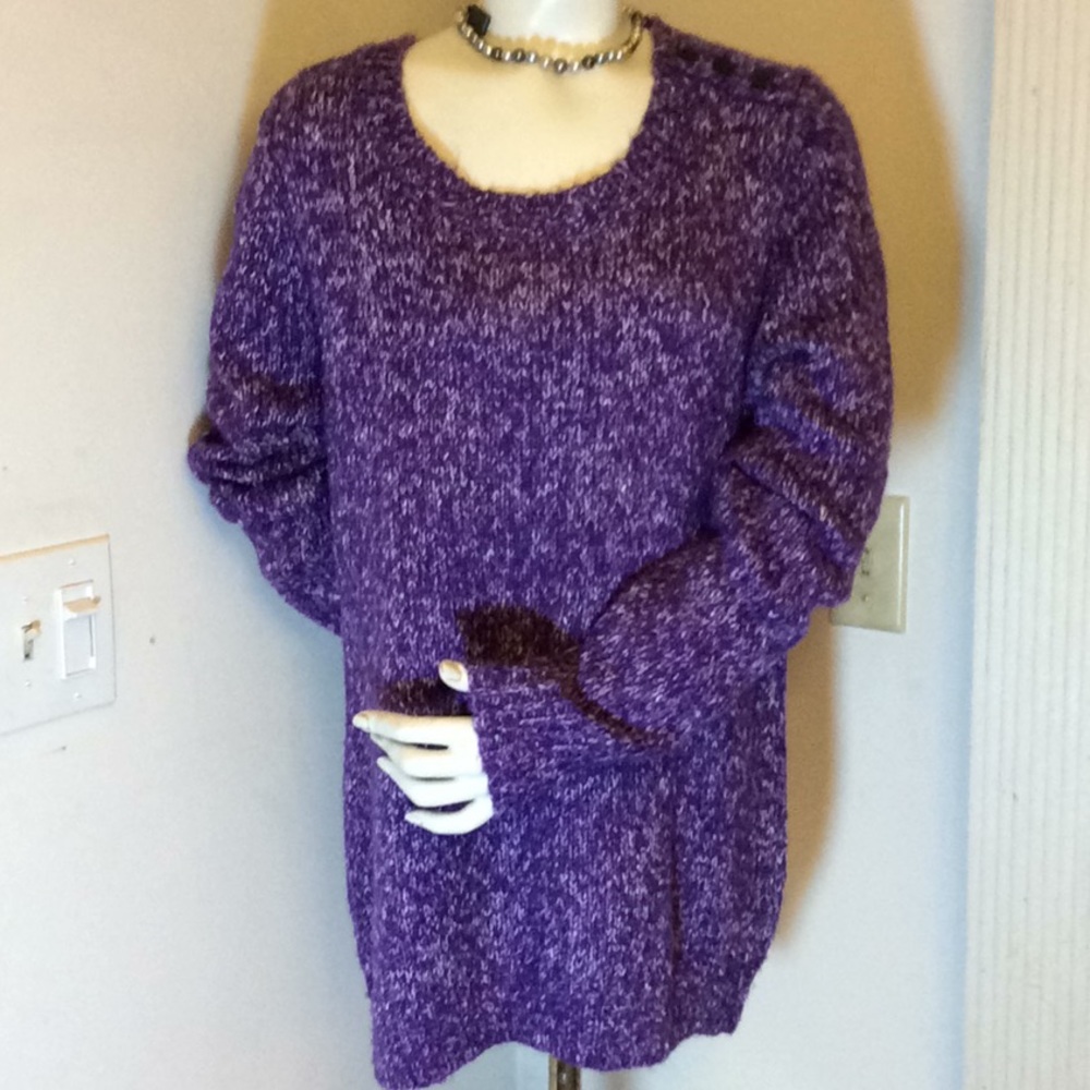 NWT OVERSIZED PURPLE AND WHITE SWEATER
